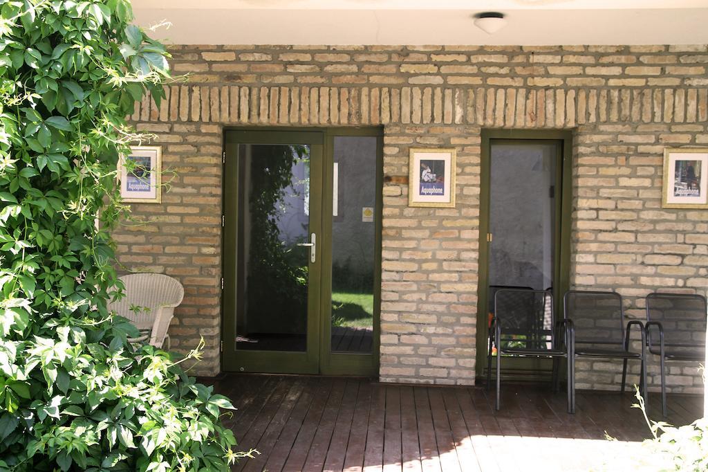 Hotel Eliot Štúrovo Buitenkant foto